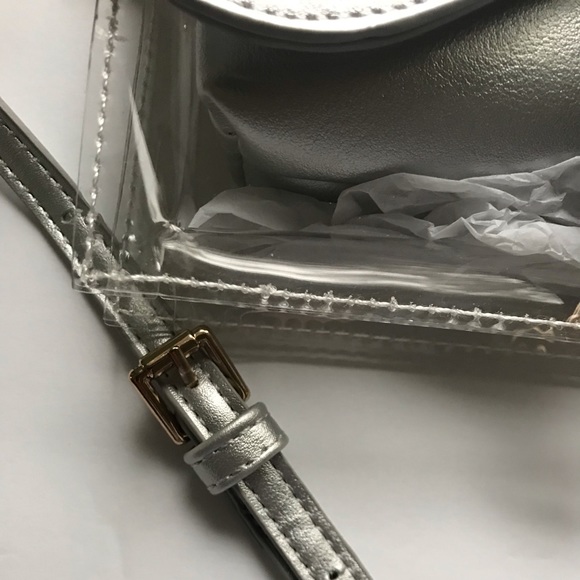 Urban Expression Clear and Silver Crossbody Bag - Picture 6 of 15
